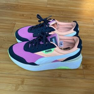 Puma womens size 7 platform tennis shoes. Purple, black, neon green & neon peach